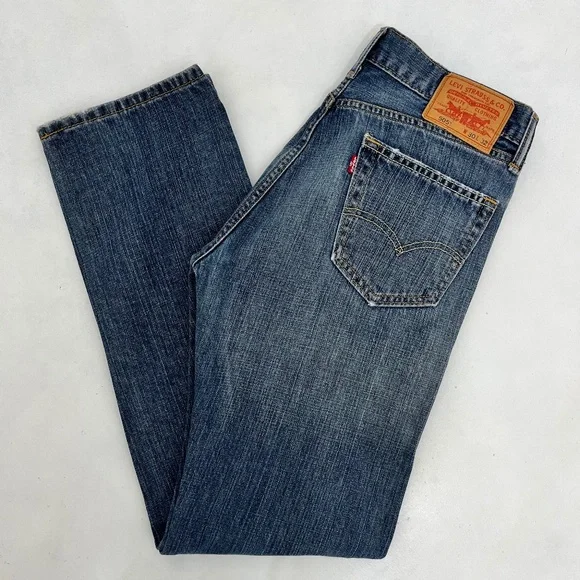Levi's 505 Mens Size 30X32 Straight Fit Jeans Blue‎ Denim Pockets Retro Inspired