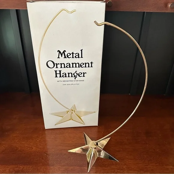 Department 56 24K Gold Plated Ornament Hanger with Weighted Metal Star Base