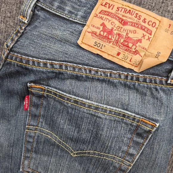 Levis 501 Mens 30x30 Blue Cotton Original Straight Fit Button Fly Denim Jeans