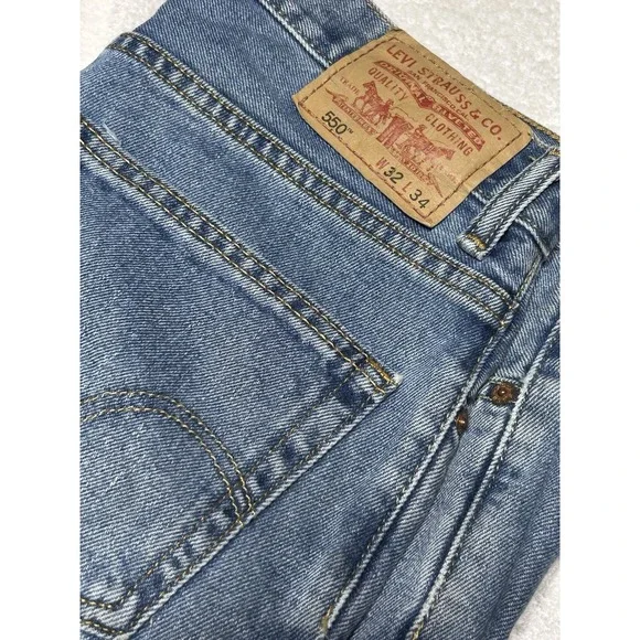 Levis 550 Relaxed Fit Tapered Leg Light Blue Denim Jeans Mens 32x32 Flawless