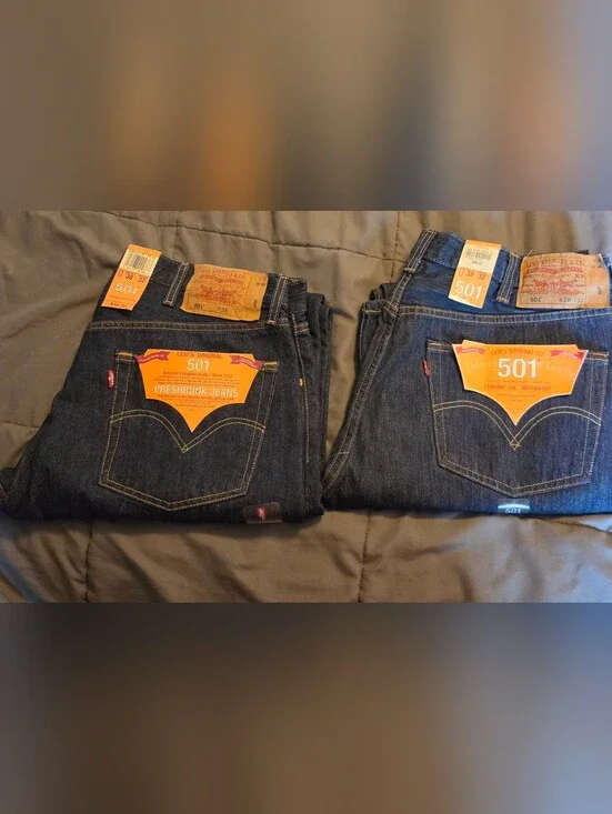 2 Pair Levi's 501 Straight Leg Jeans in Dark Indigo. New With Tags. Size 38x32.