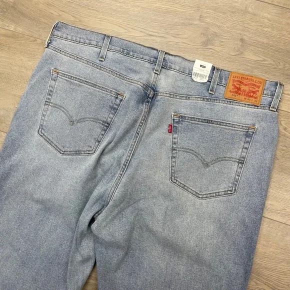 Levi's 541 Athletic Taper Jeans Mens 42x32 Light Wash Stretch Distressed