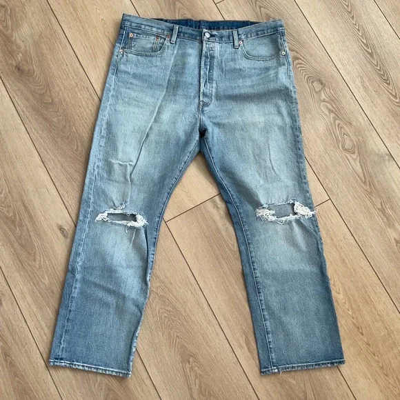 Levis 501 Original‎ Fit Light Wash Distressed Ripped Jeans Mens 40x30
