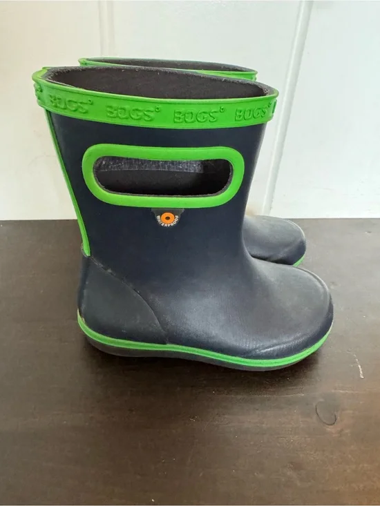 Bogs Kids Navy with Green Trim Waterproof Pull-On Rain Boots