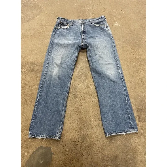 Levis 501 Jeans Mens 36x29 Light‎ Wash Blue Straight Leg Button Fly Distressed