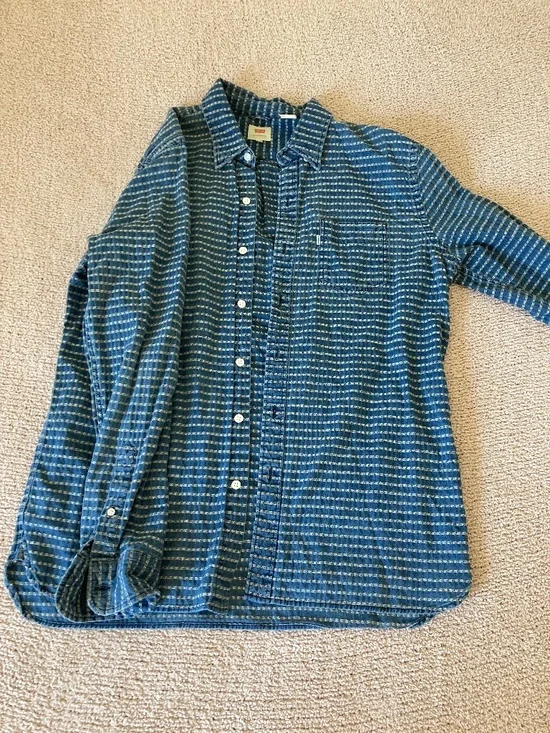 Levi's Button-Up Shirt