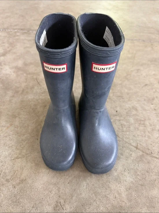 Hunter Kids Navy Blue Tall Rubber Rain Boots with Logo