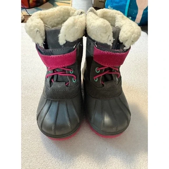 Cat & Jack Toddler Girls Size 7 Gray Pink Faux Fur Winter Duck Boots Side Zip