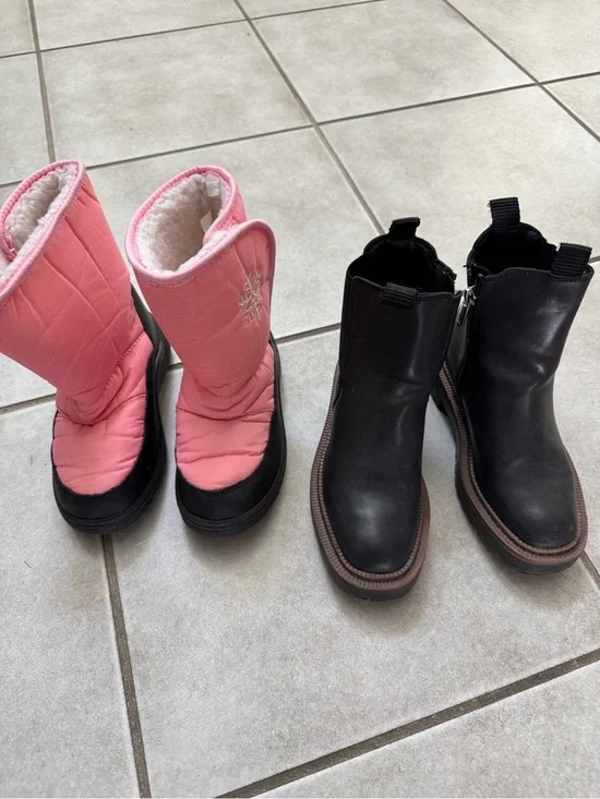 Sam Edelman Kids Black Chelsea Boots