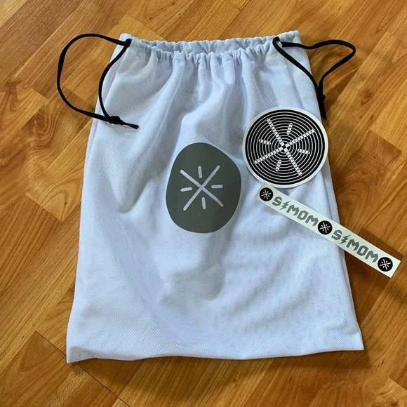 D Wade Drawstring Bag and 2‎ stickers