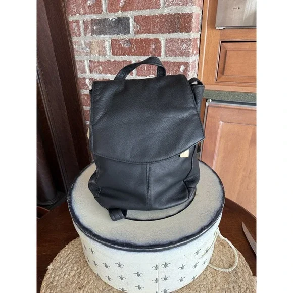 Tignanello Black Leather Sling Backpack‎ Day Pack Handbag Purse Adj Strap