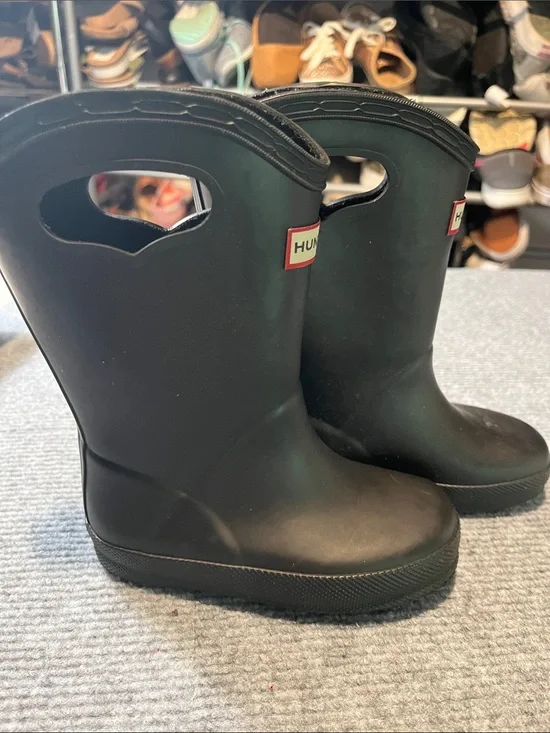 Hunter Kids Matte Black Pull-On Rain Boots with Handles