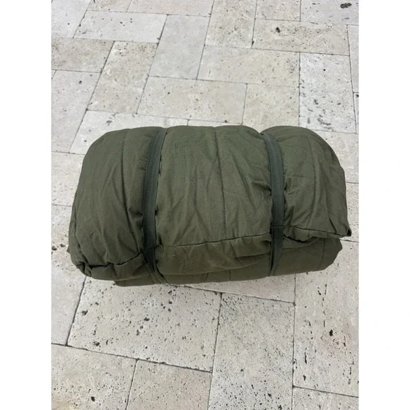 Vintage US Military Intermediate Cold Weather Sleeping Bag Synthetic OD Green