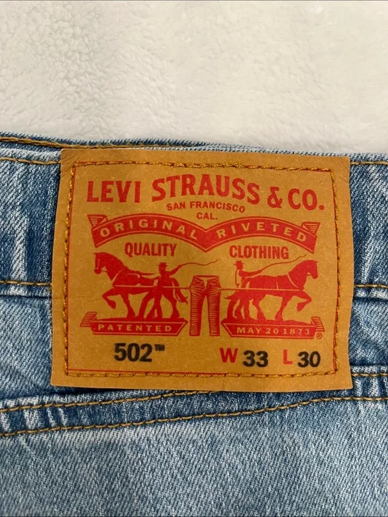 Levi's 502™ Straight Jeans in Light Blue Wash