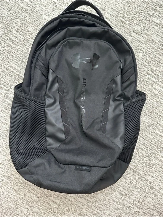 Under Armour Hustle 6.0 Black Backpack