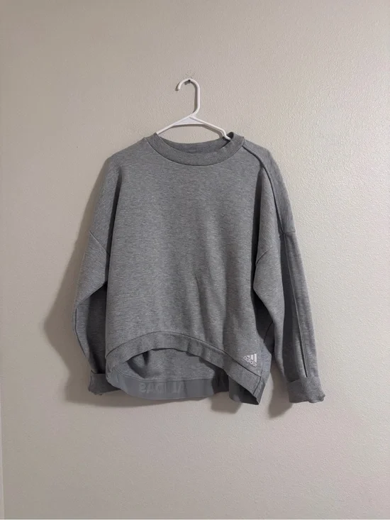 adidas Men's Light Gray Crewneck Pullover Sweatshirt
