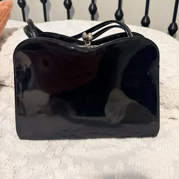True Vintage 1960s Purse Black Handbag Gold Tone Kiss Lock Dressy Makers Mark