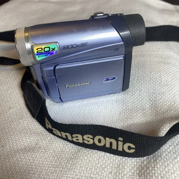 Panasonic PV-GS12 Mini DV Hybrid Camcorder No Battery/Charger- For Parts-Tested