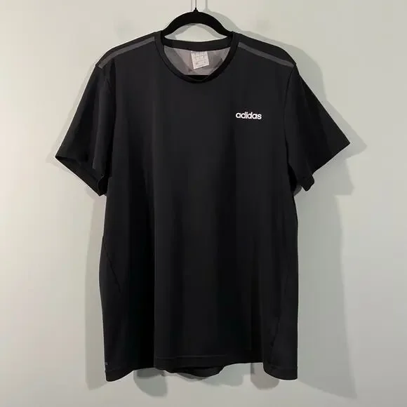Adidas Men's Black Graphics Freedom To Move Short Sleeve Performance Tee Size XL