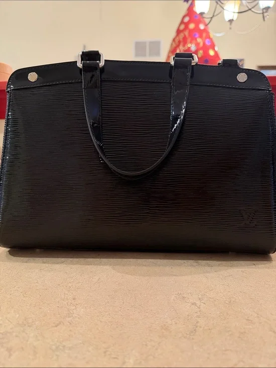 Louis Vuitton electric epi Brea: damaged