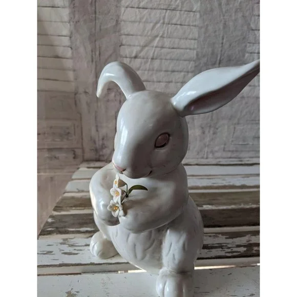 Dept 56 large lifelike‎ rabbit flowers Easter bunny