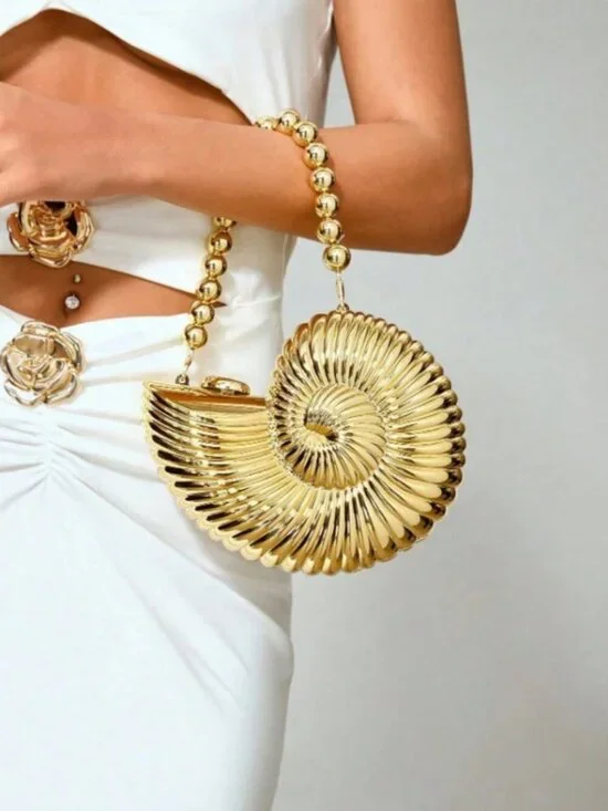 Gold Glamorous Women's seas shell shaped Design purse bag