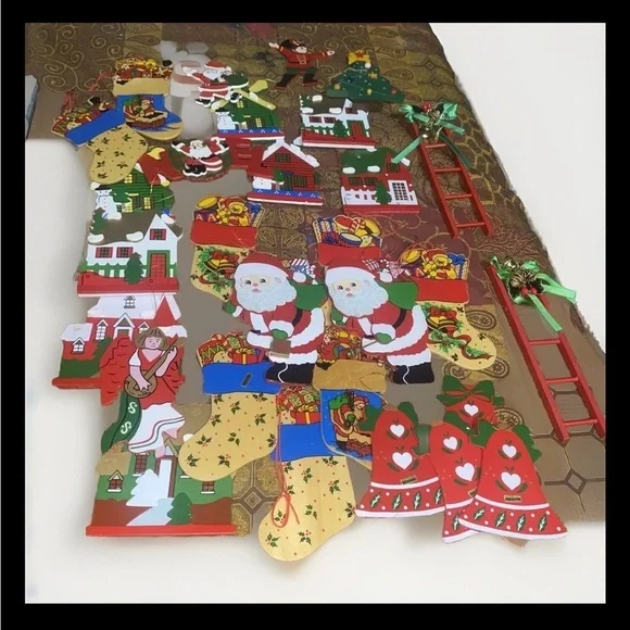 VTG Lot of 29 PCs  Christmas Tree Ornaments wood ‎  Santa Stocking Ladder House