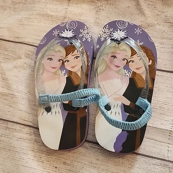 Disney Frozen flip flops size 9/10