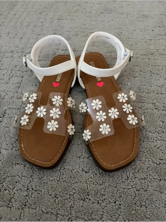 Steve Madden White Kids Sandals with white daisy accents