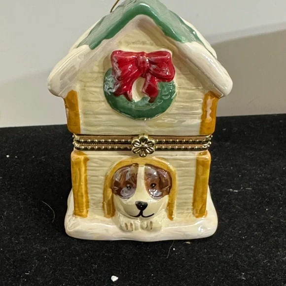 Mr. Christmas Porcelain Tree Hinged Music Box Ornament. Ceramic Dog House w/dog