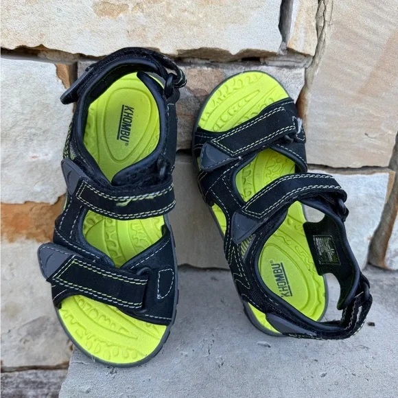 Khombu Kids Black and Neon Green Sport Adventure Sandals kidsSz-12.  V‎