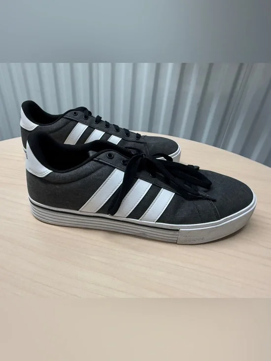 Adidas Men’s Daily 4.0 Black/White/Black Canvas Low-Top Sneakers, Size 13 US
