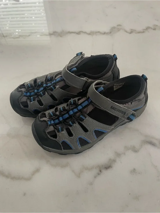 Merrell Kids Size 2 Gray and Blue Closed-Toe Outdoor Sandals #0206