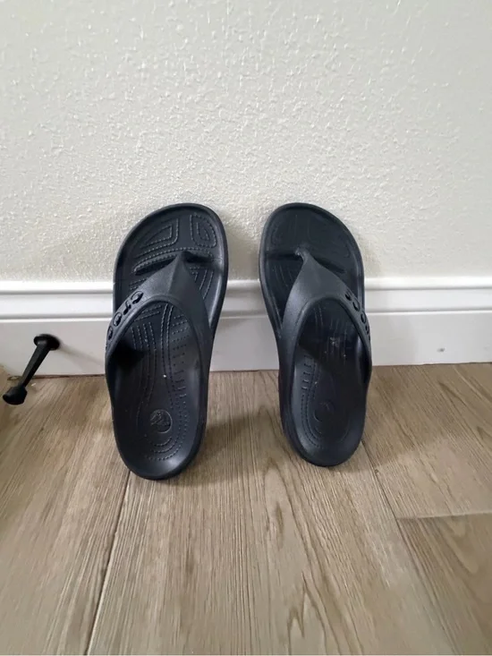 Crocs Kids Unisex Size 3 Classic Black Summer Flip Flop Boys Girls