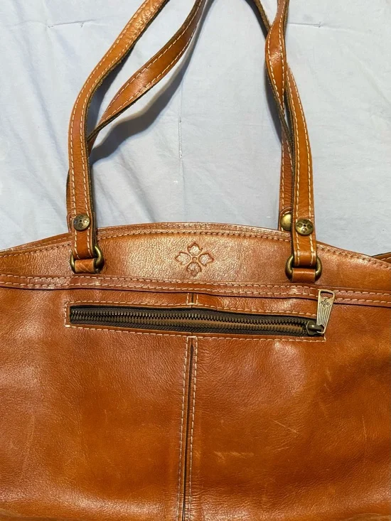 Women's Leather Shoulder Tote in Saddle/Tan - Unbranded