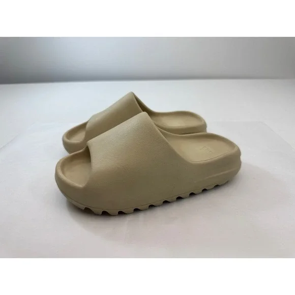 Adidas Yeezy Slide Pure Kids Size 5 Sandals