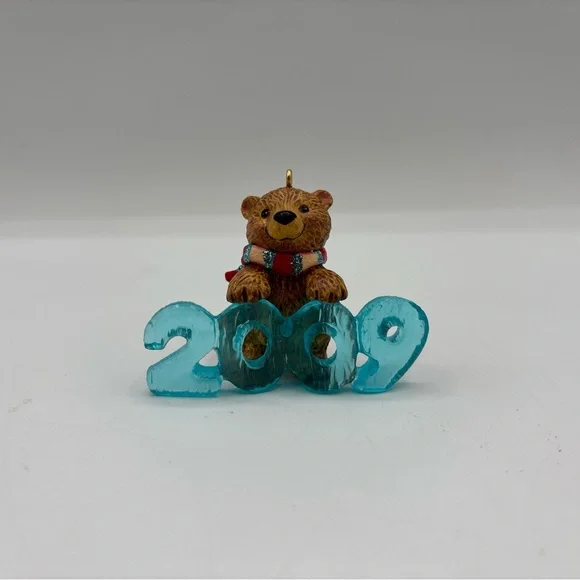 Hallmark Keepsake 2009 Cool Decade Dated 2009 Christmas Ornament Handcrafted EUC