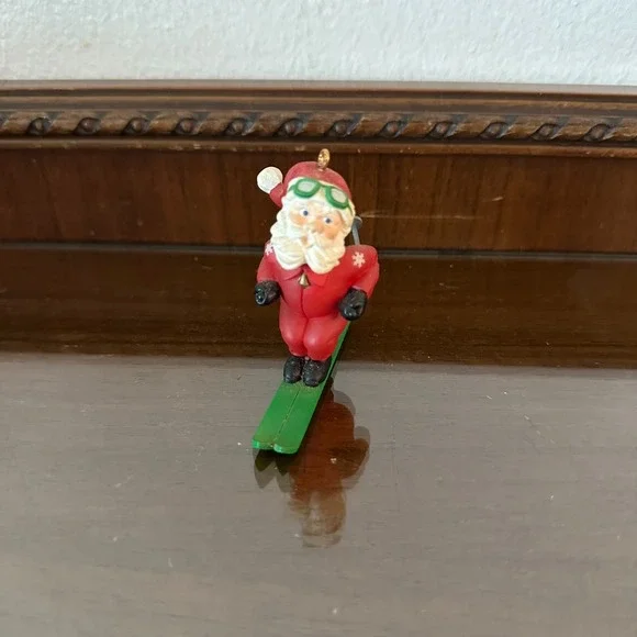 1987 Hallmark Keepsake Hot Dogger Skiing Santa Christmas Ornament‎
