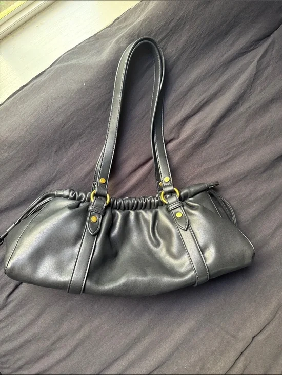 Women's Black faux Leather Shoulder Bag - Classic Soft Ruched Design