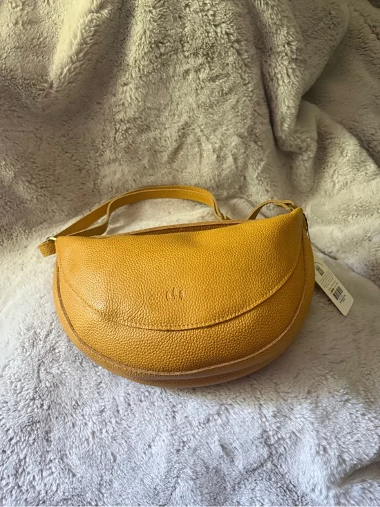 Portland leather large koala sling bag in sunshine NWT