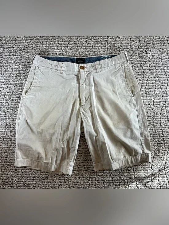 J. Crew Stretch Men’s Size 32‎ Beige 10.5” Chino Shorts