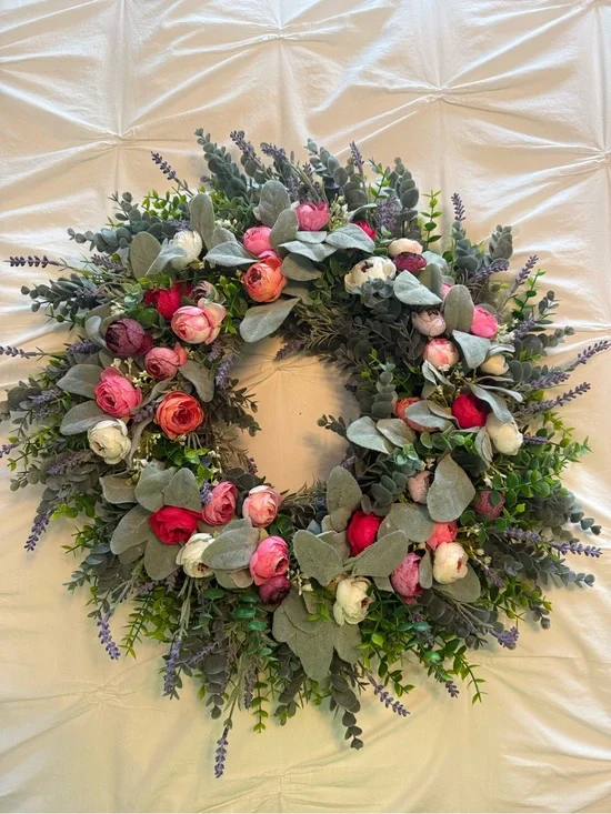 Decorative 22” Faux Floral Wreath