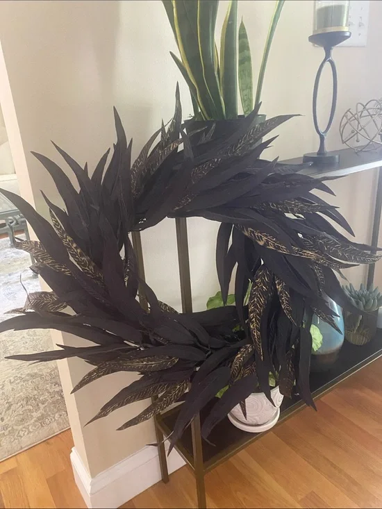 NWT BLACK AND GOLD RAVEN FEATHER HALLOWEEN WREATH