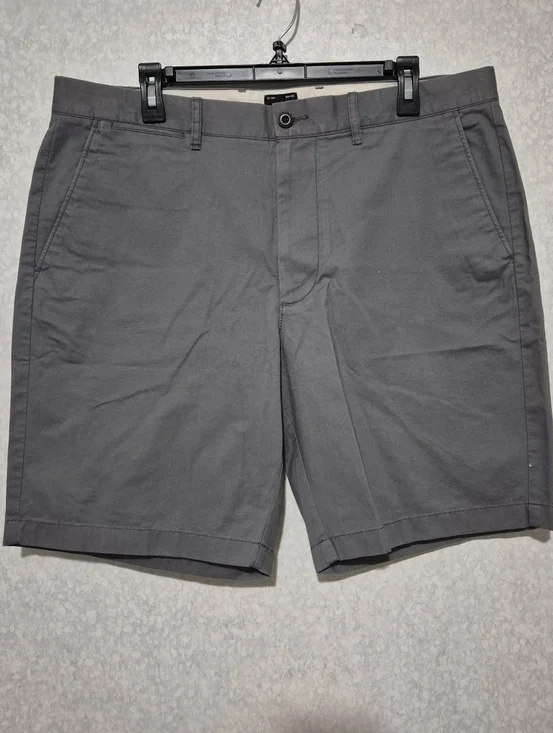 NWT J. Crew Men's Gray Flat Front Chino Short..Size:36