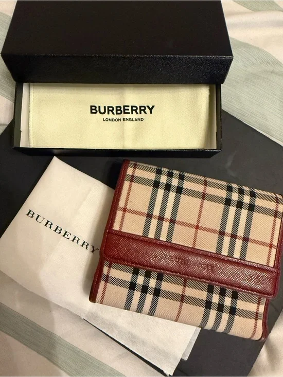 Burberry Vintage  Nova Check compact wallet