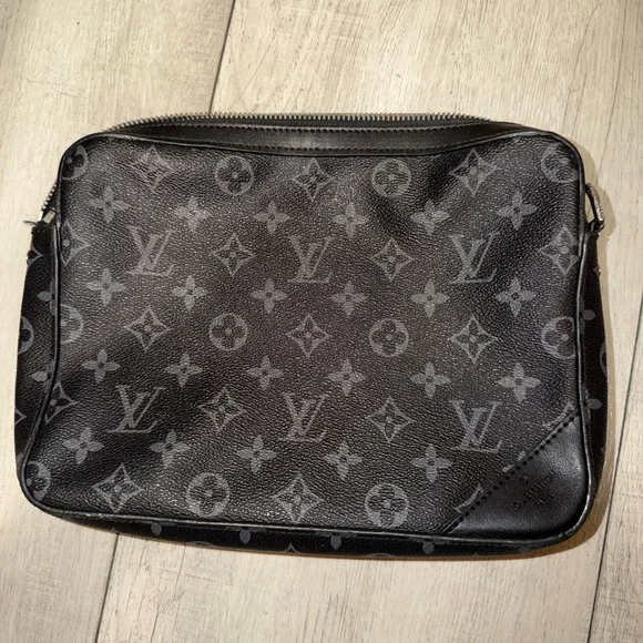 Louis Vuitton Men's Black Monogram Laptop Bag‎ no strap