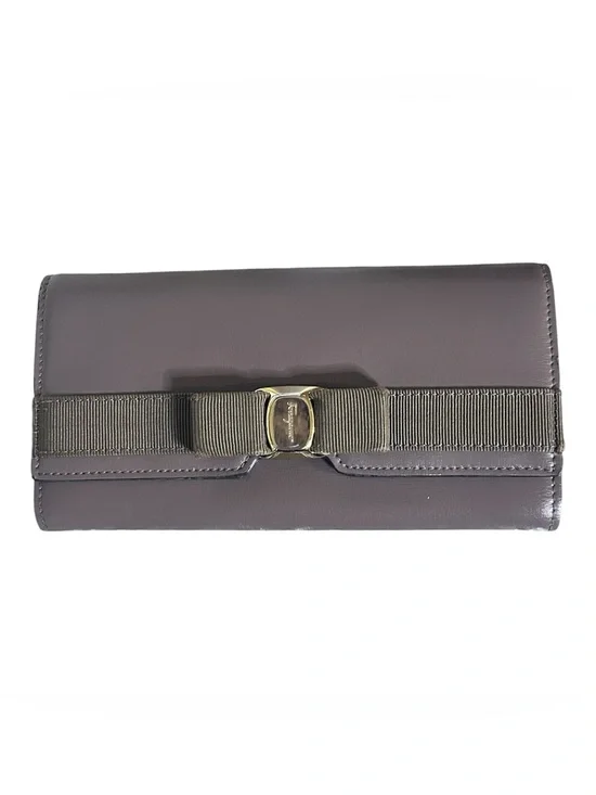 Authentic Salvatore Ferragamo Vara Bow Continental Wallet.