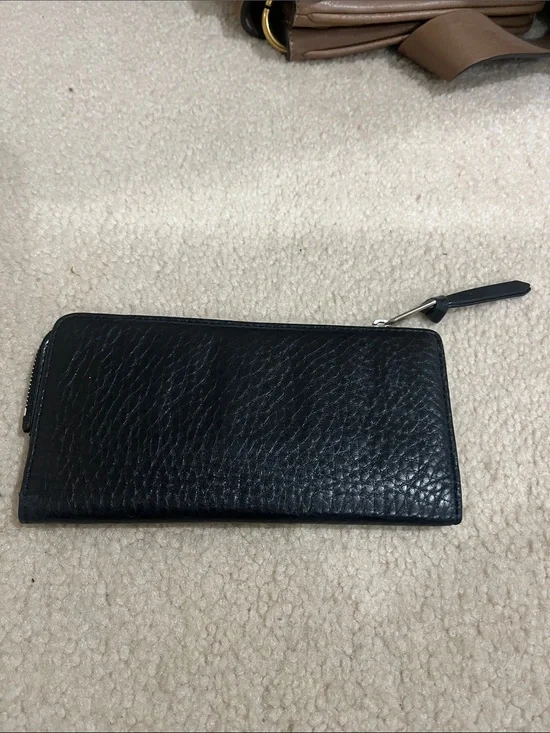 Women’s Burberry wallet