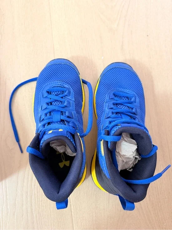Under Armour Kids Basketball Shoes – Youth Size 13K – Brand New in Box