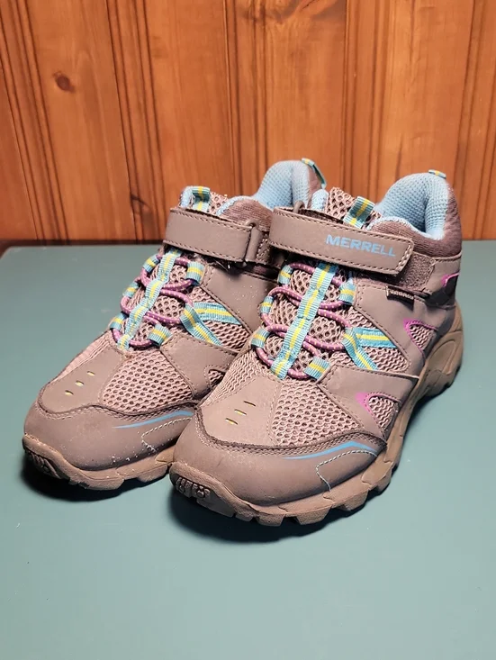 Merrell Kids Gray Trail Sneakers with Multicolor Accents Size 1